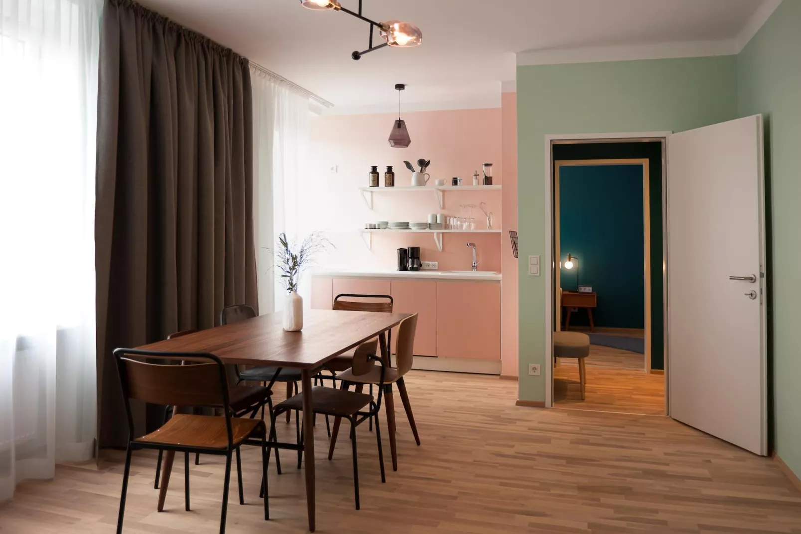 URBANAUTS FLATS Cubertia-Dining room