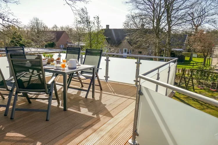 Huus Avelia - Wohnung DG-Terrace balcony