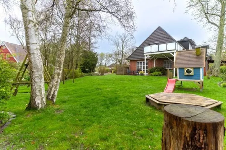 Huus Avelia - Wohnung DG-Gardens summer