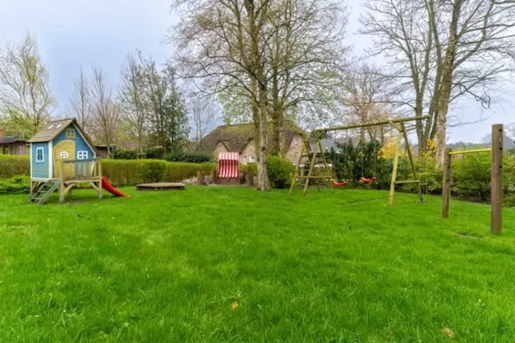 Huus Avelia - Wohnung DG-Gardens summer