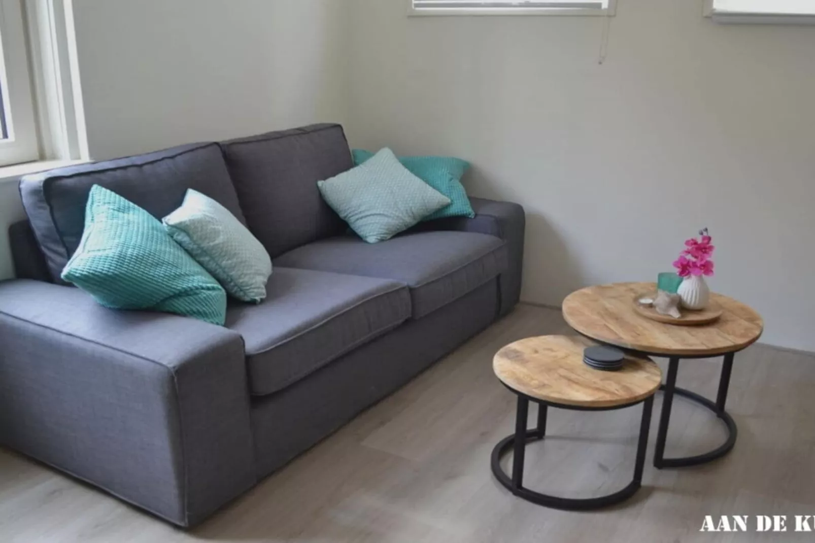 396528-Living room
