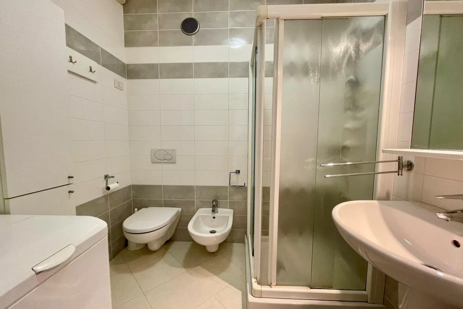 Miramare 3/6-Bathroom
