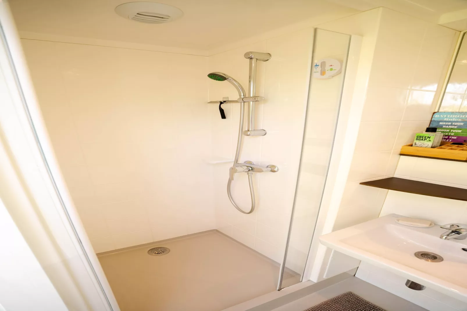 De Veldwachter-Bathroom
