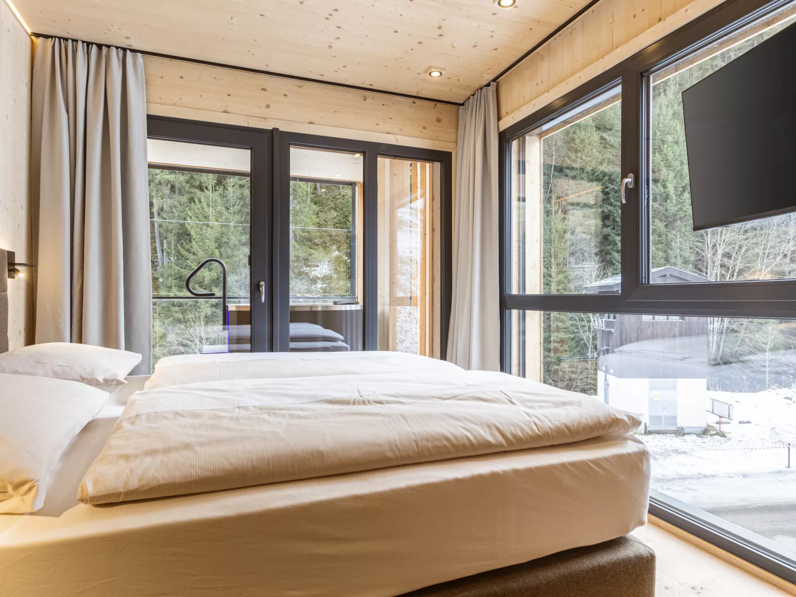 Premium Suite mit 2 SZ & Mini-Spa-Drinnen