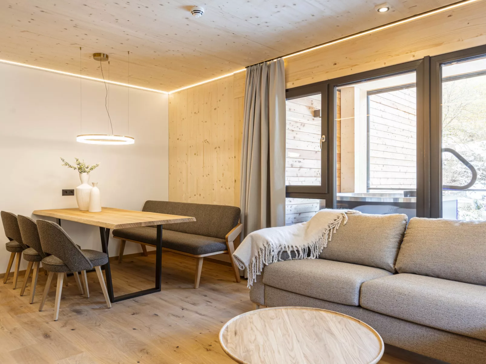 Premium Suite mit 2 SZ & Mini-Spa-Drinnen