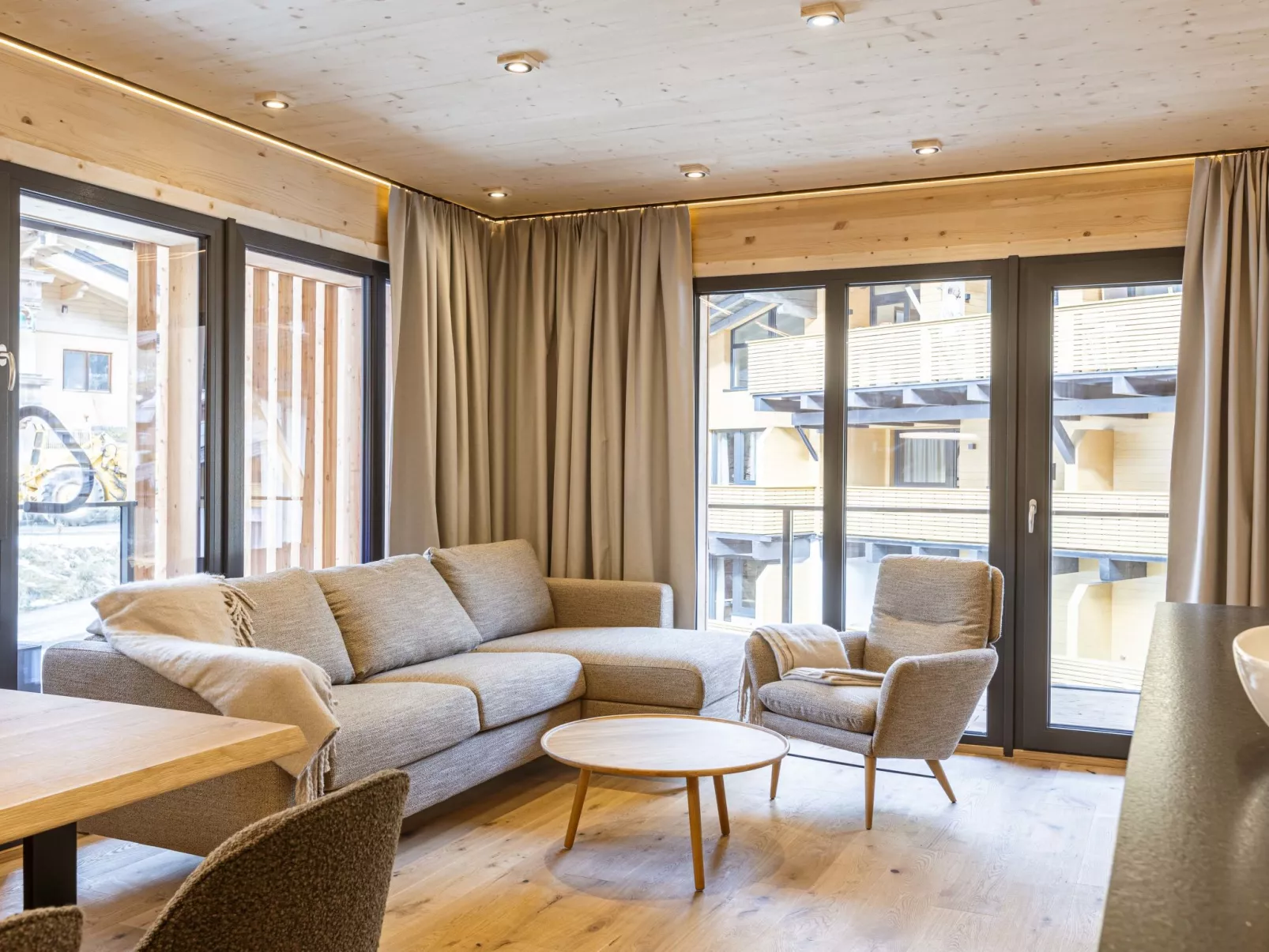 Premium Suite mit 2 SZ & Mini-Spa-Drinnen