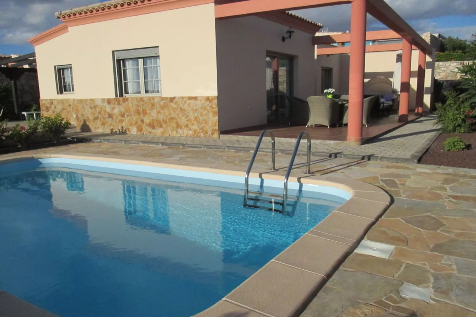 76564-Pool