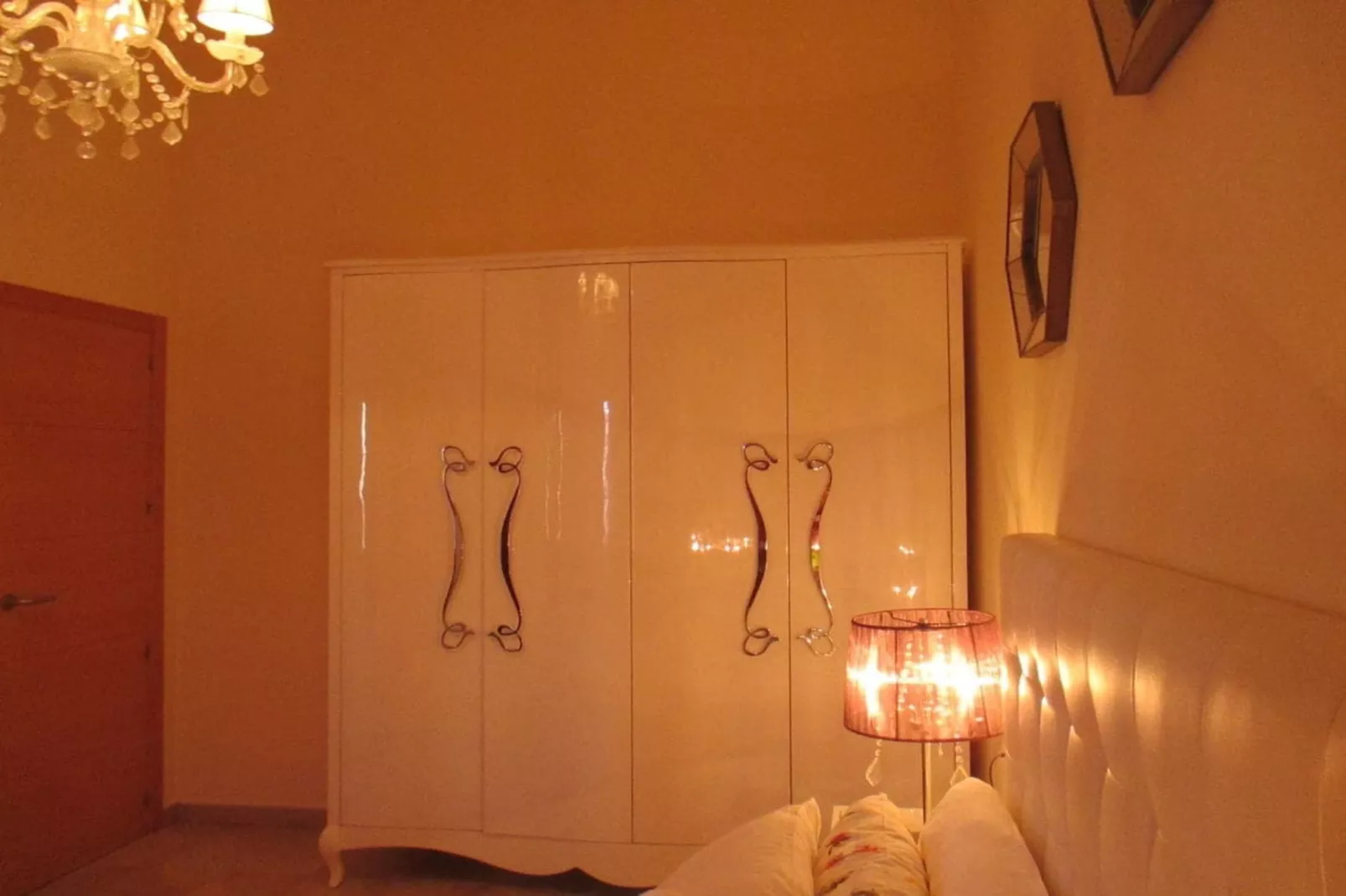 76564-Bedroom