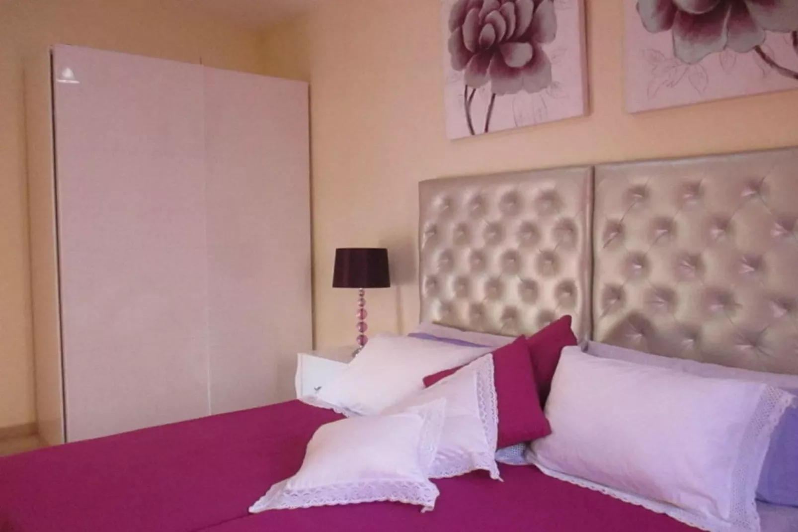 76564-Bedroom