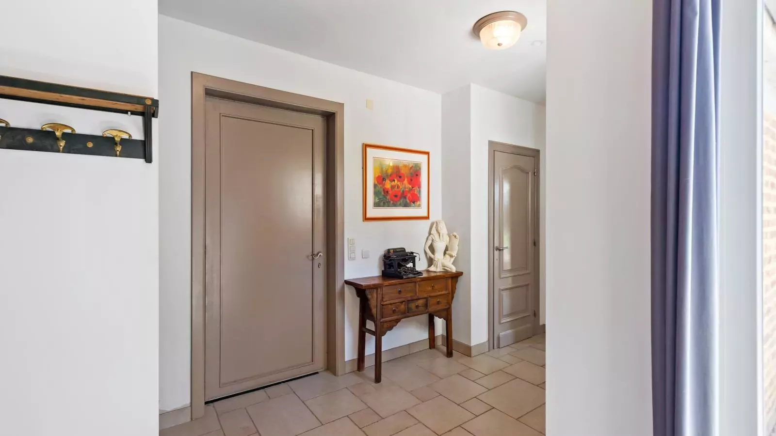 Quanto A  B-Hall d'accueil