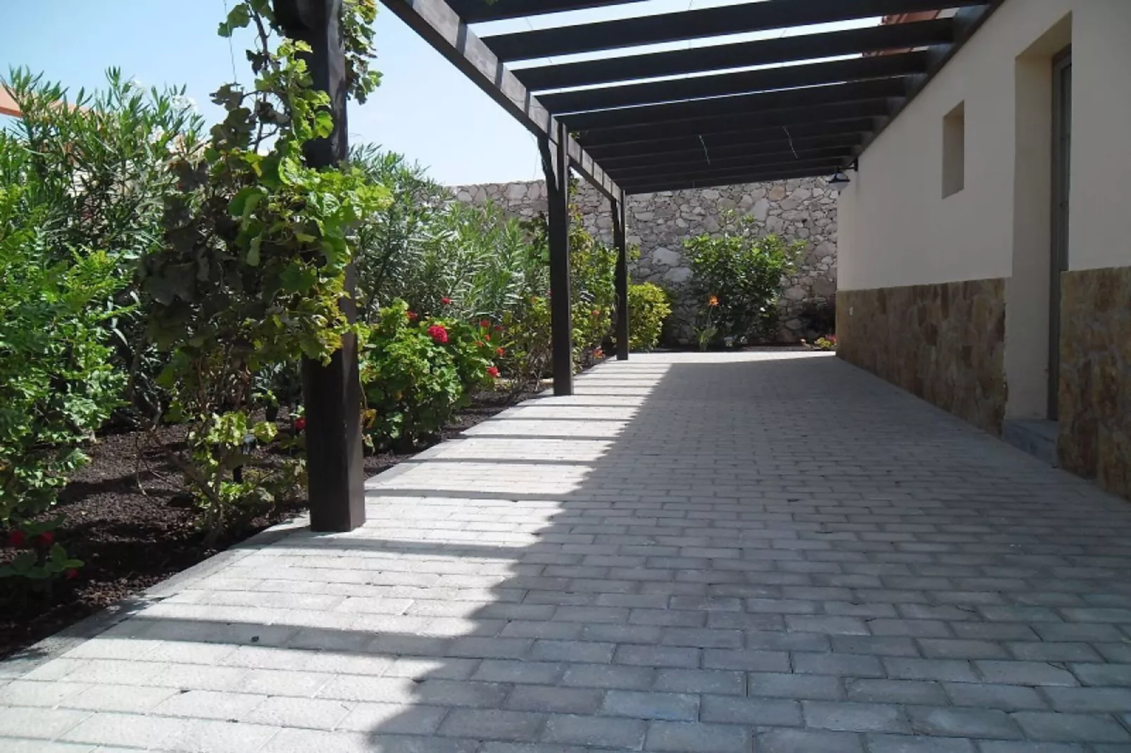 76564-Terrace balcony