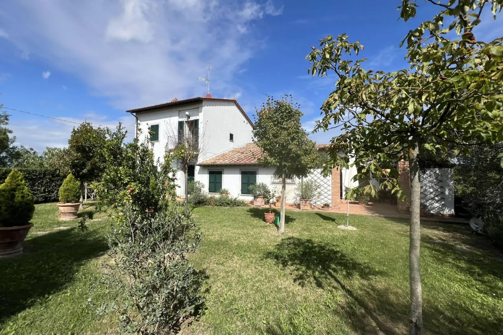 Villa Elena-Exterior summer