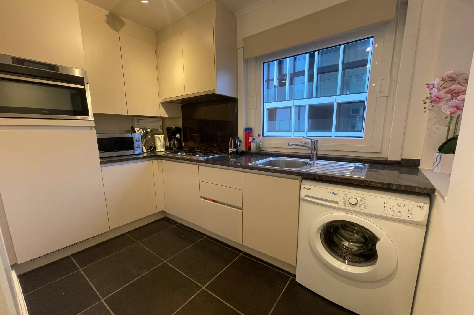 Strand Imperial 0503-Kitchen