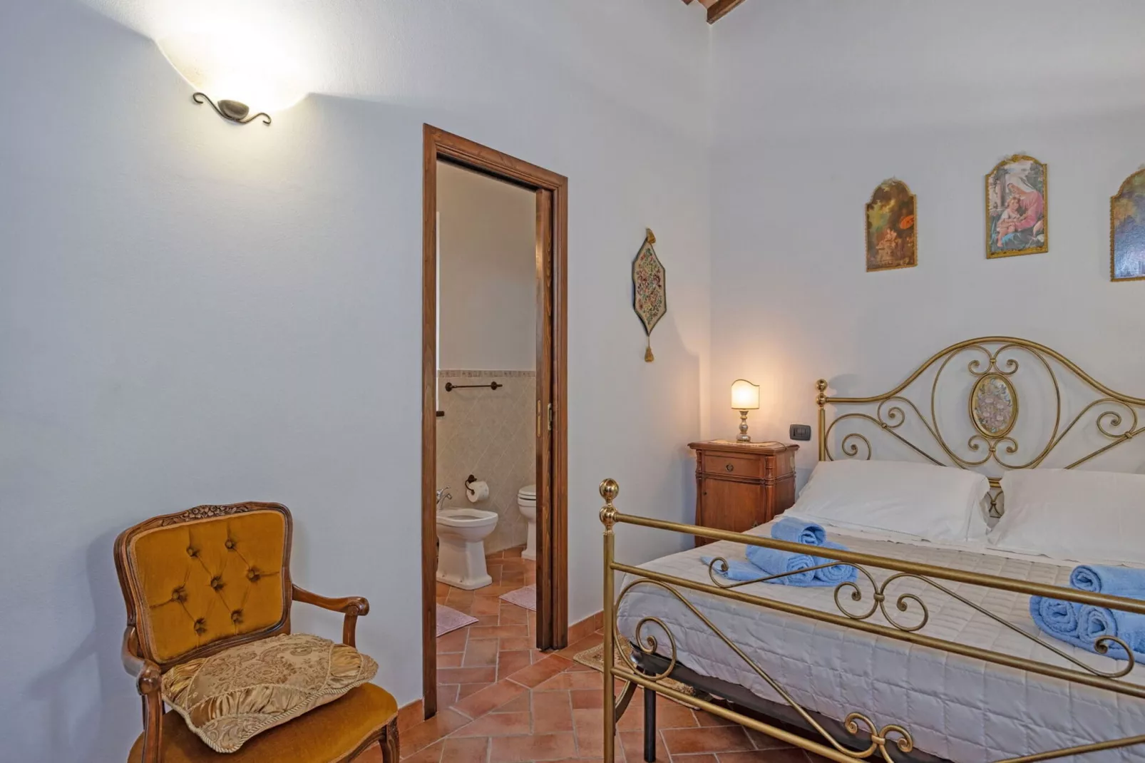 Villa La Montanina-Bathroom
