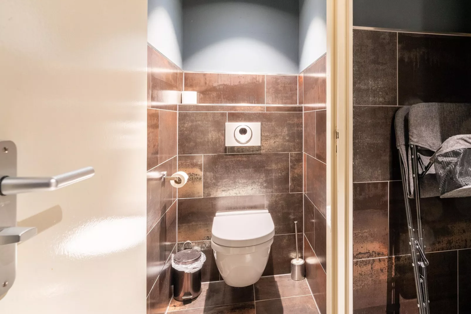 Landhuis Hezenes-Bathroom