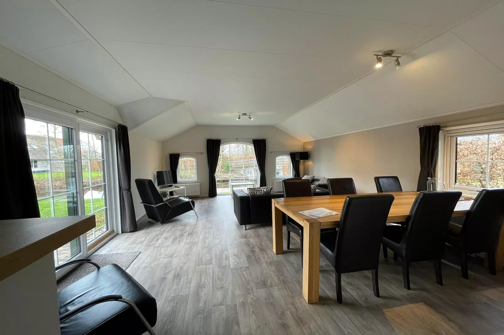 Boerderijchalet nr1-Dining room