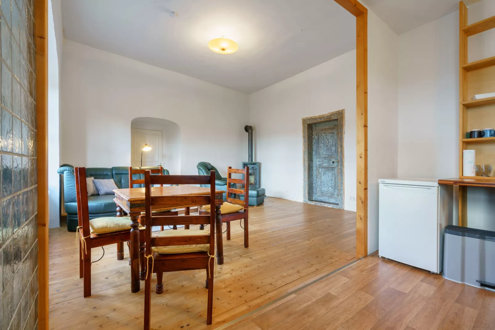Ferienwohnung im Schloss Friedeburg-Dining room