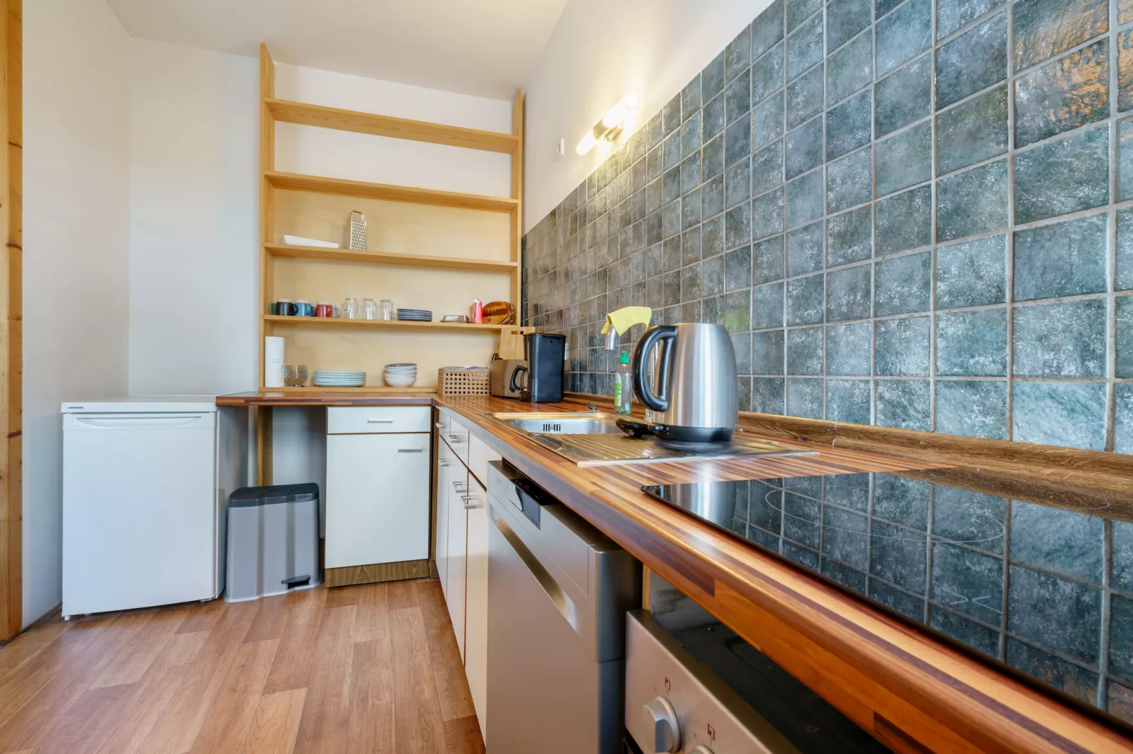 Ferienwohnung im Schloss Friedeburg-Kitchen