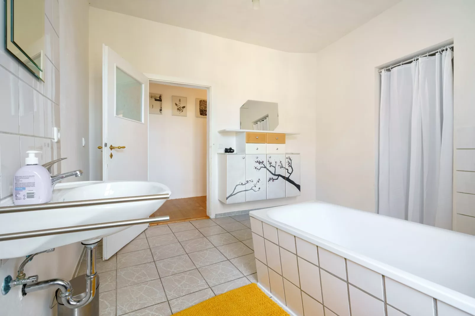 Ferienwohnung im Schloss Friedeburg-Bathroom