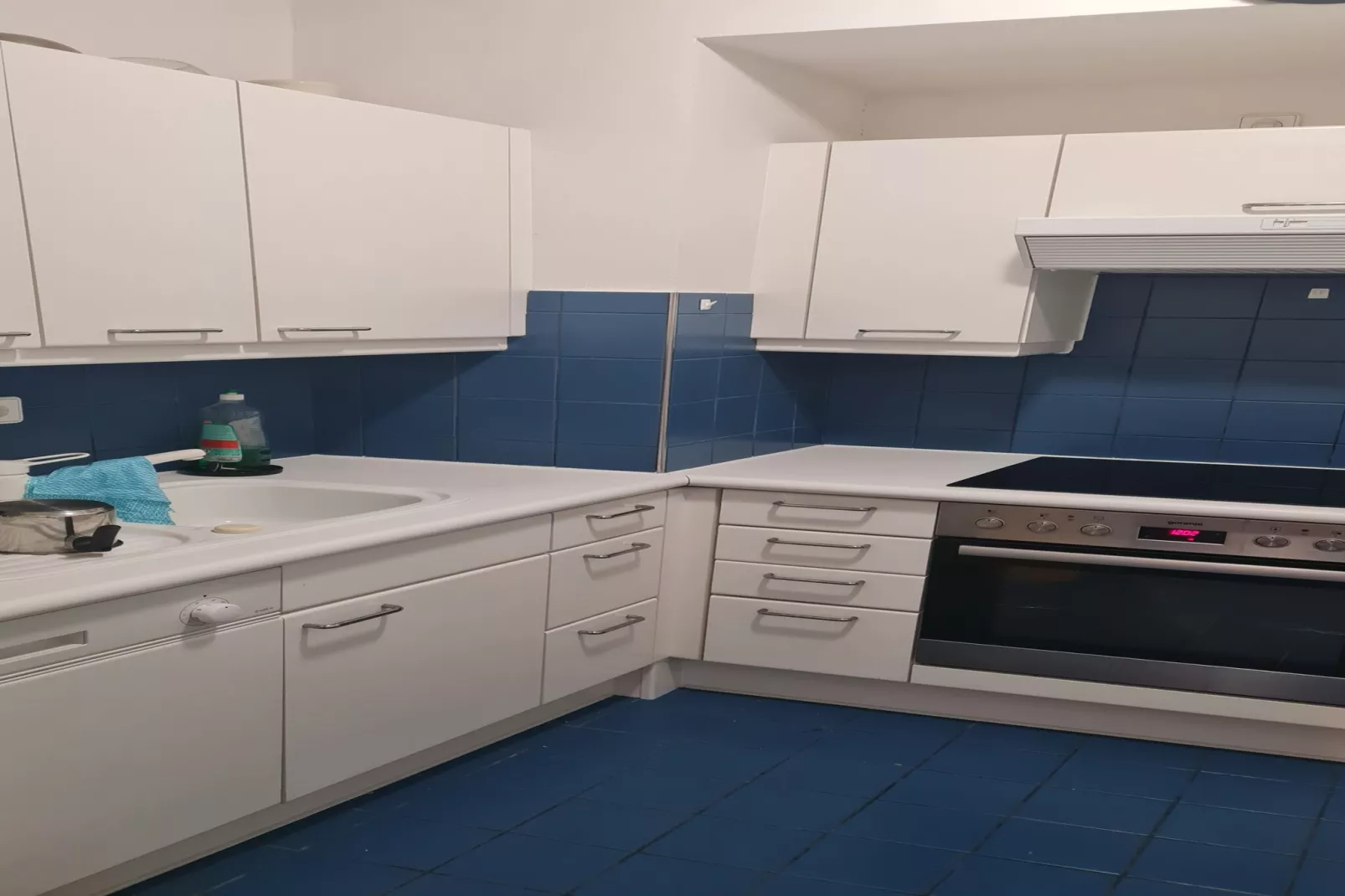 Haus Ivy-Kitchen