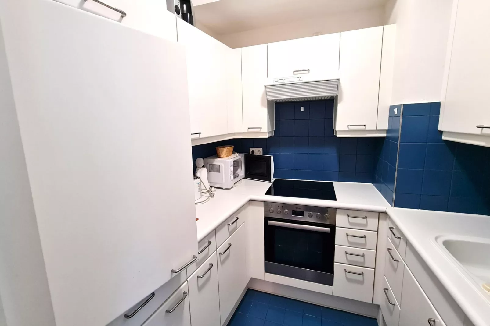 Haus Ivy-Kitchen