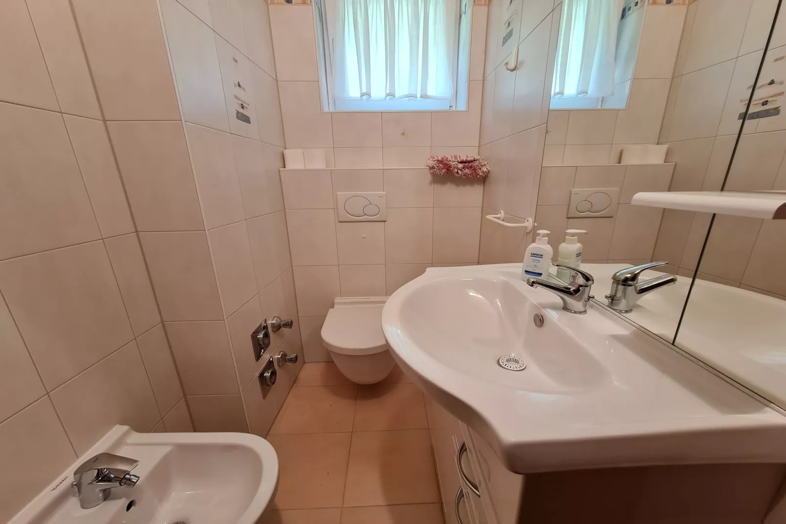 Haus Lilly-Bathroom