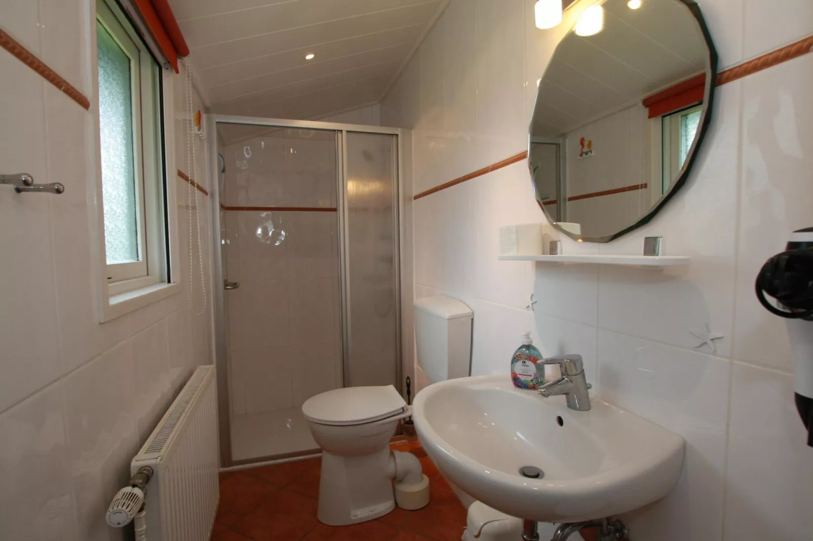 Typ B - Kaminhaus Haustierfrei-Badezimmer