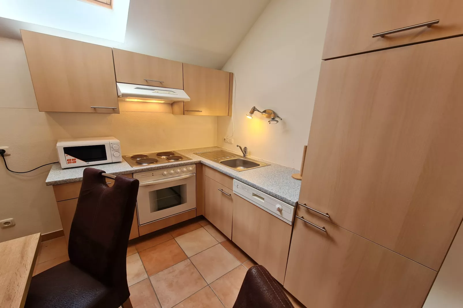 Ski & Sun Top 4-Kitchen