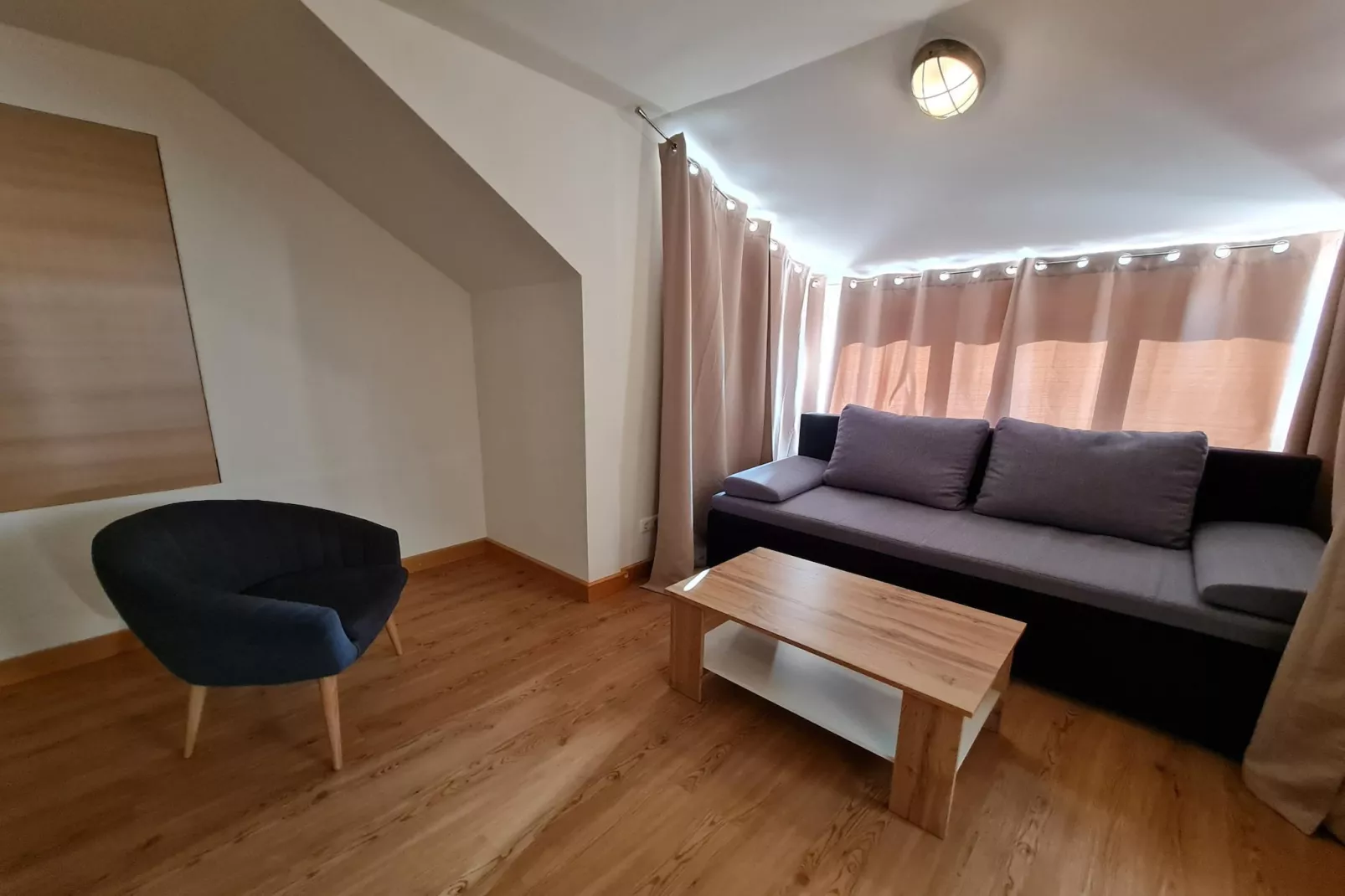Ski & Sun Top 6-Living room
