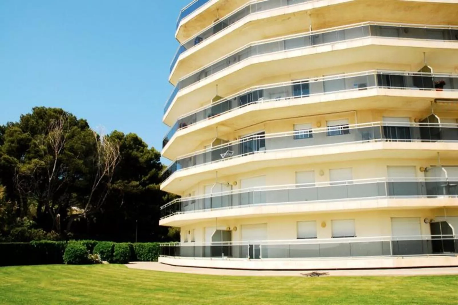 Appartements à L'Estartit-Exterior summer