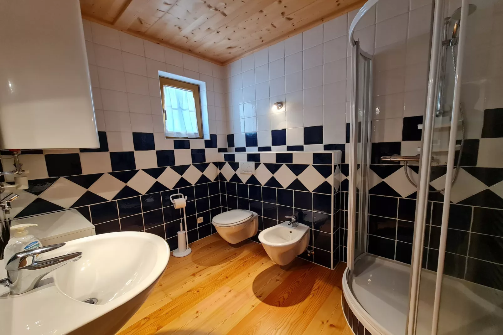 Haus Therme Top 1-Bathroom