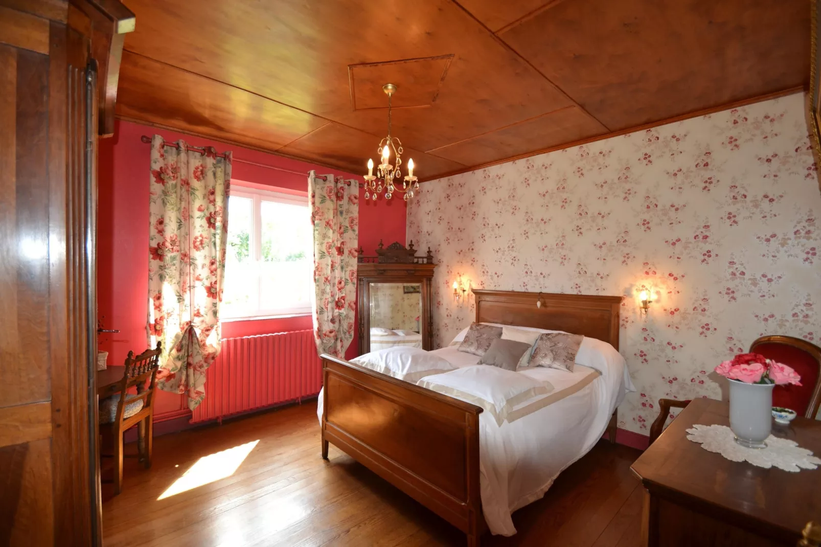 Camiran-Bedroom