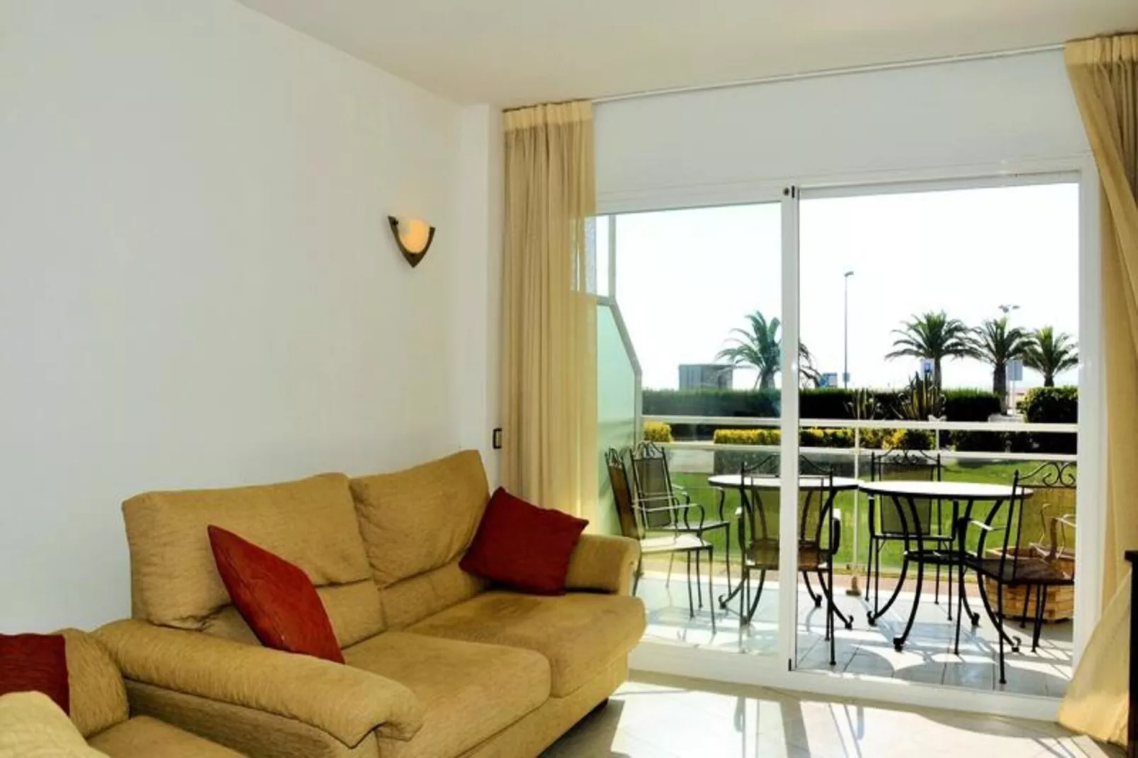 Appartements à L'Estartit-Exterior summer