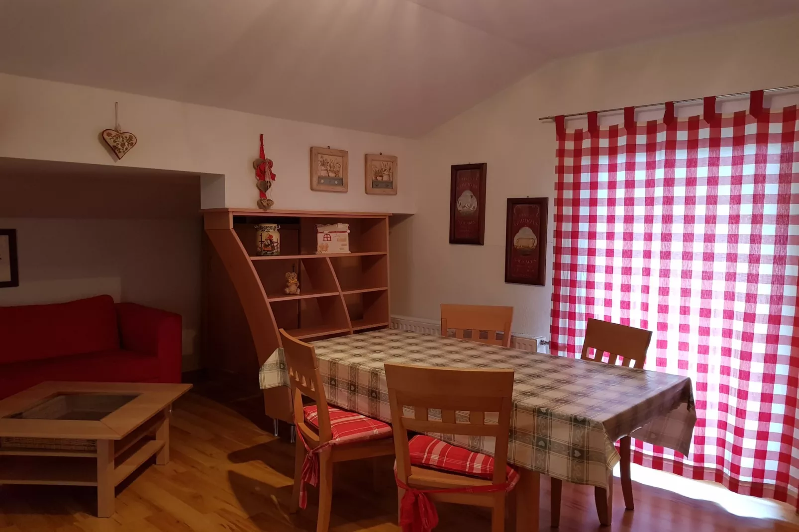 Haus Claudia Top 10-Dining room