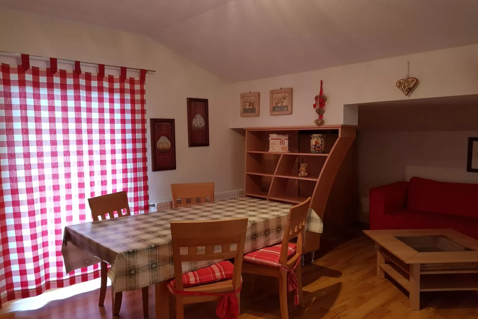Haus Claudia Top 10-Dining room