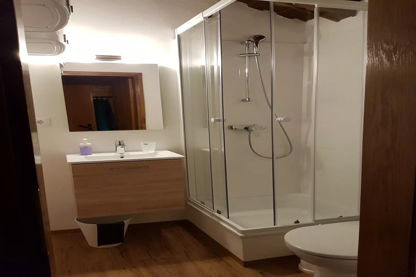 Der Kristall Top 3-Bathroom