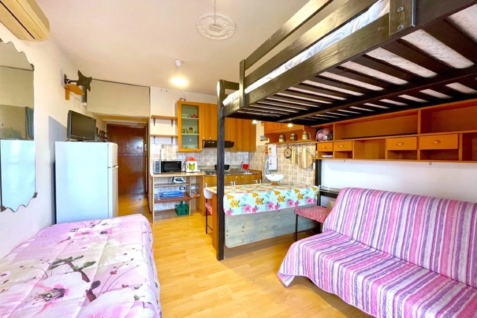 Galeone 62-Kitchen