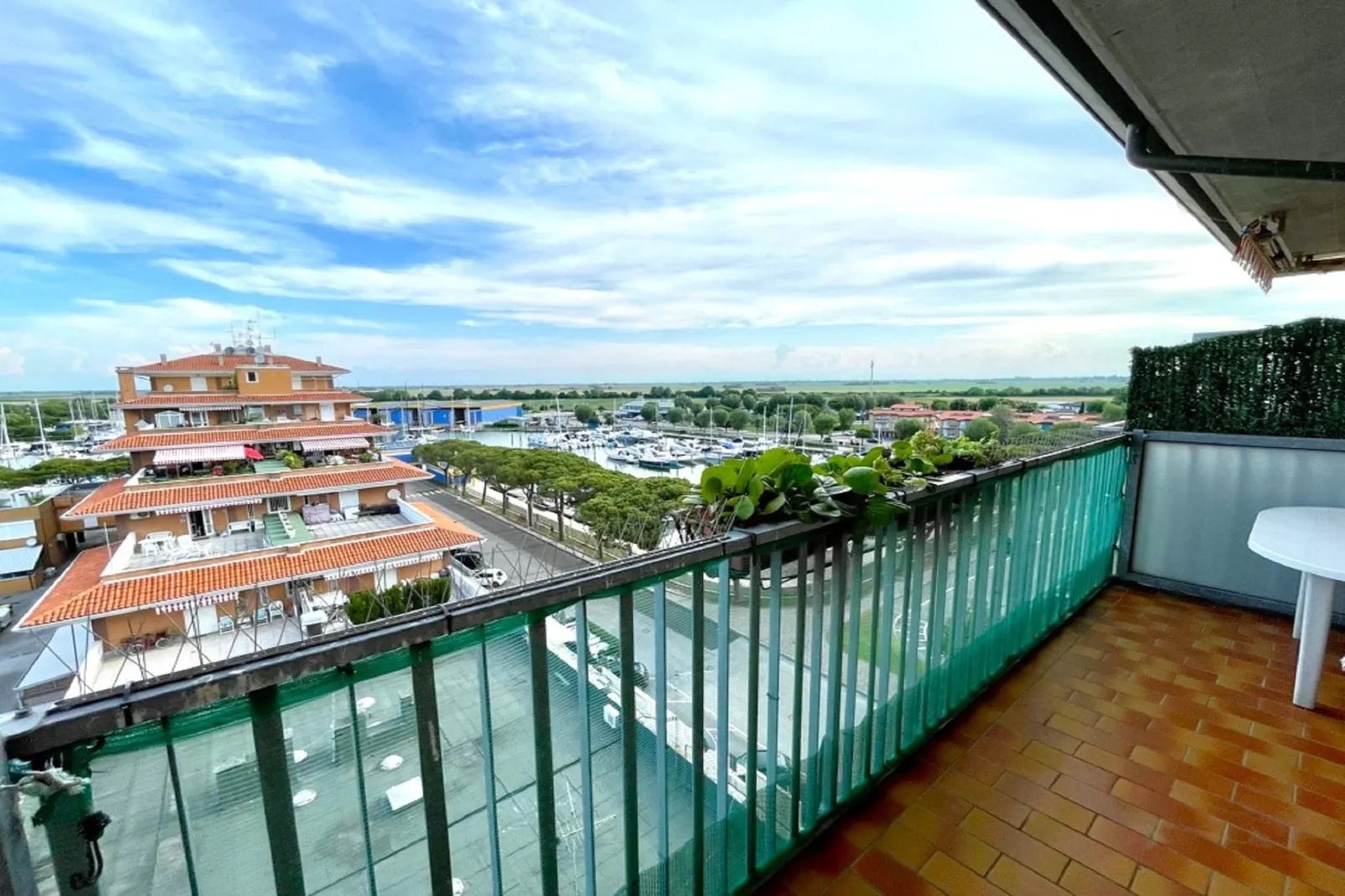 Galeone 62-Terrace balcony