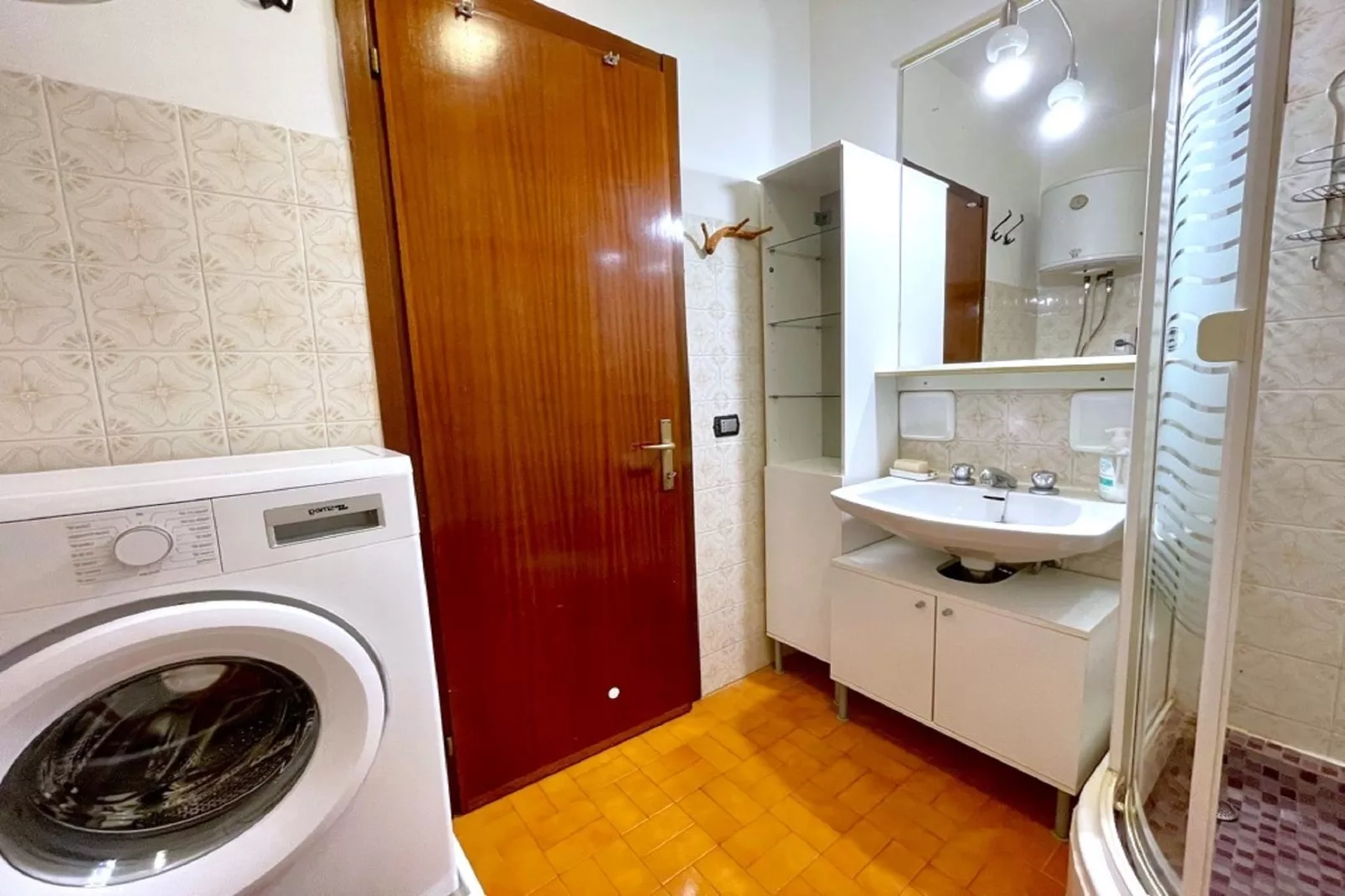 Galeone 62-Bathroom