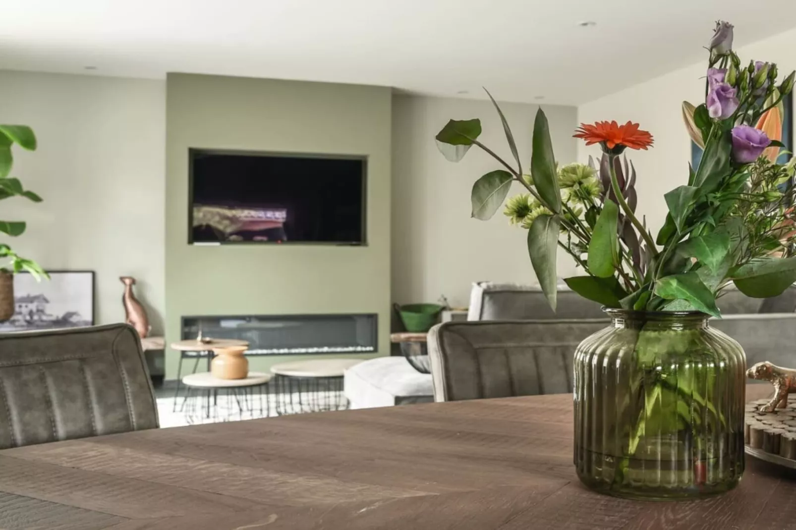 467355-Living room