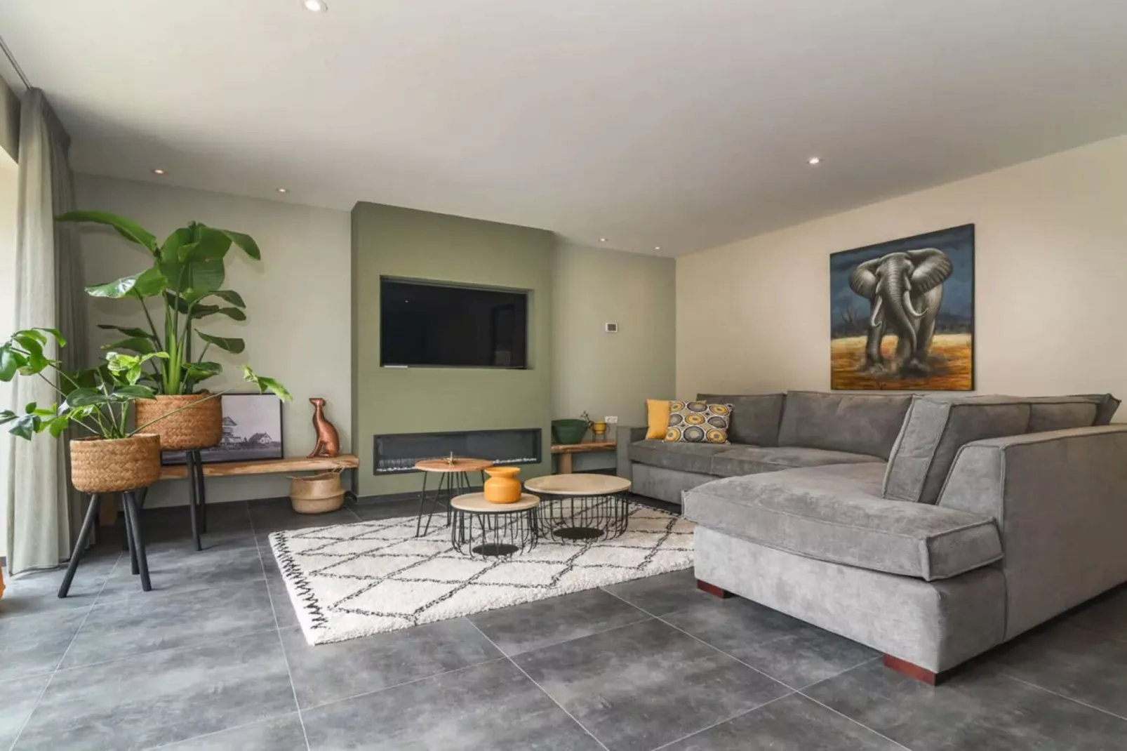 467355-Living room