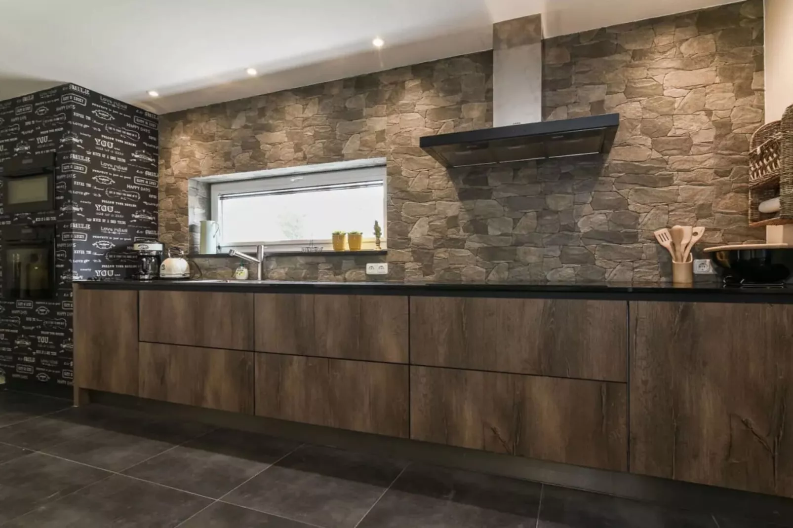467355-Kitchen