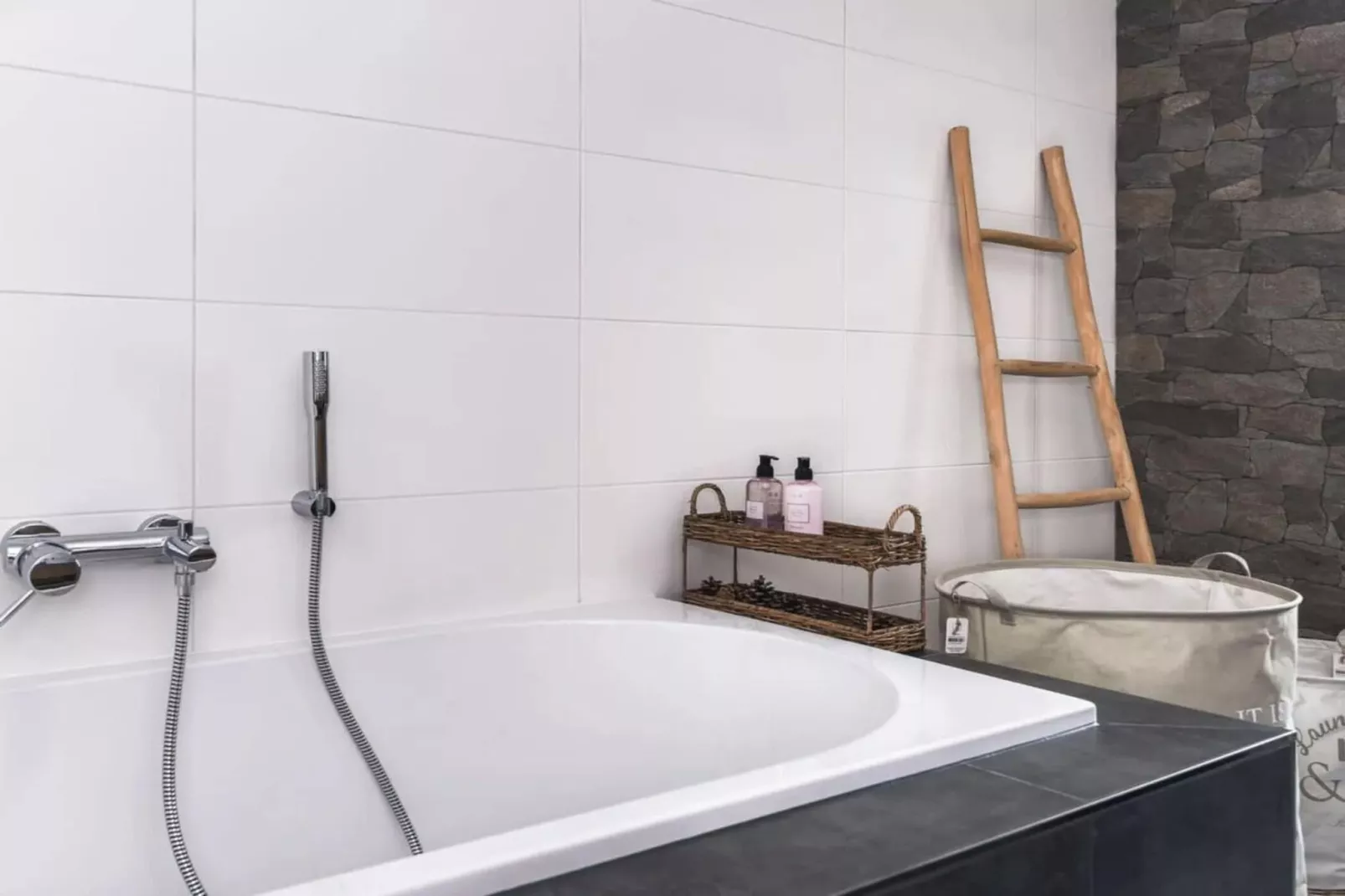 467355-Bathroom