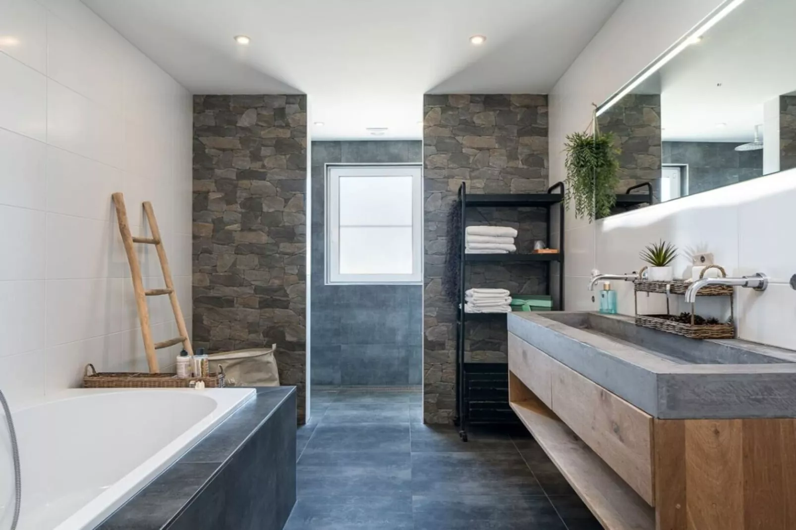 467355-Bathroom
