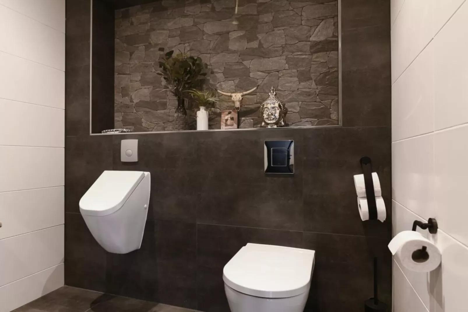 467355-Bathroom