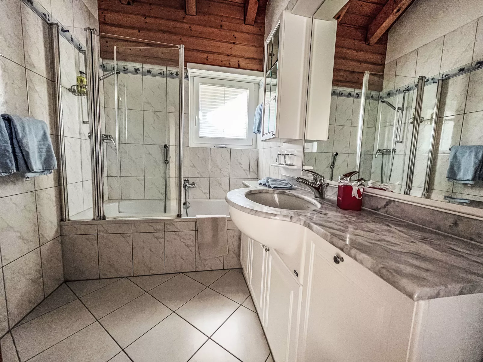 Residence Chateau B-Inside
