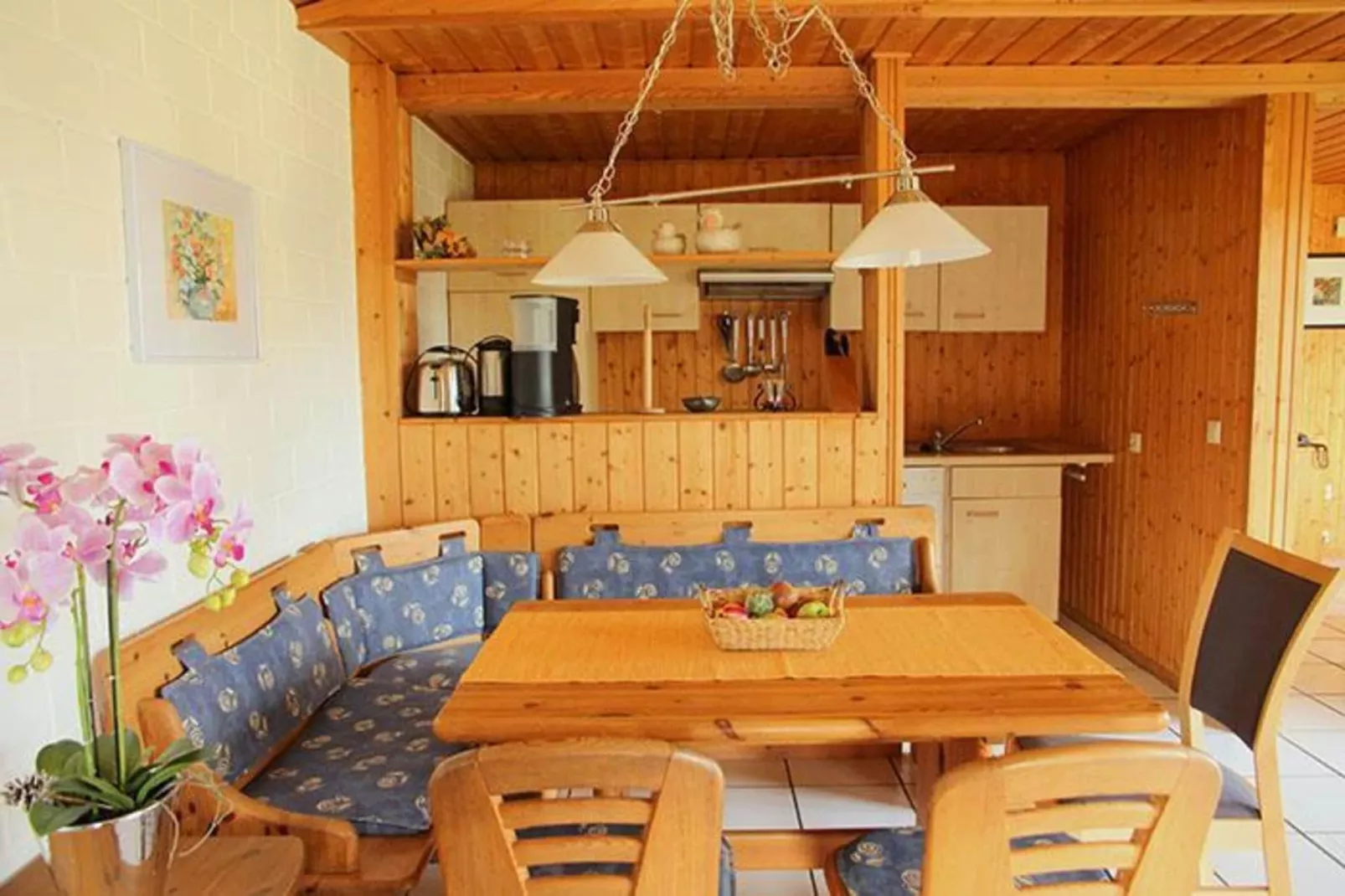 Reiher 25-Dining room
