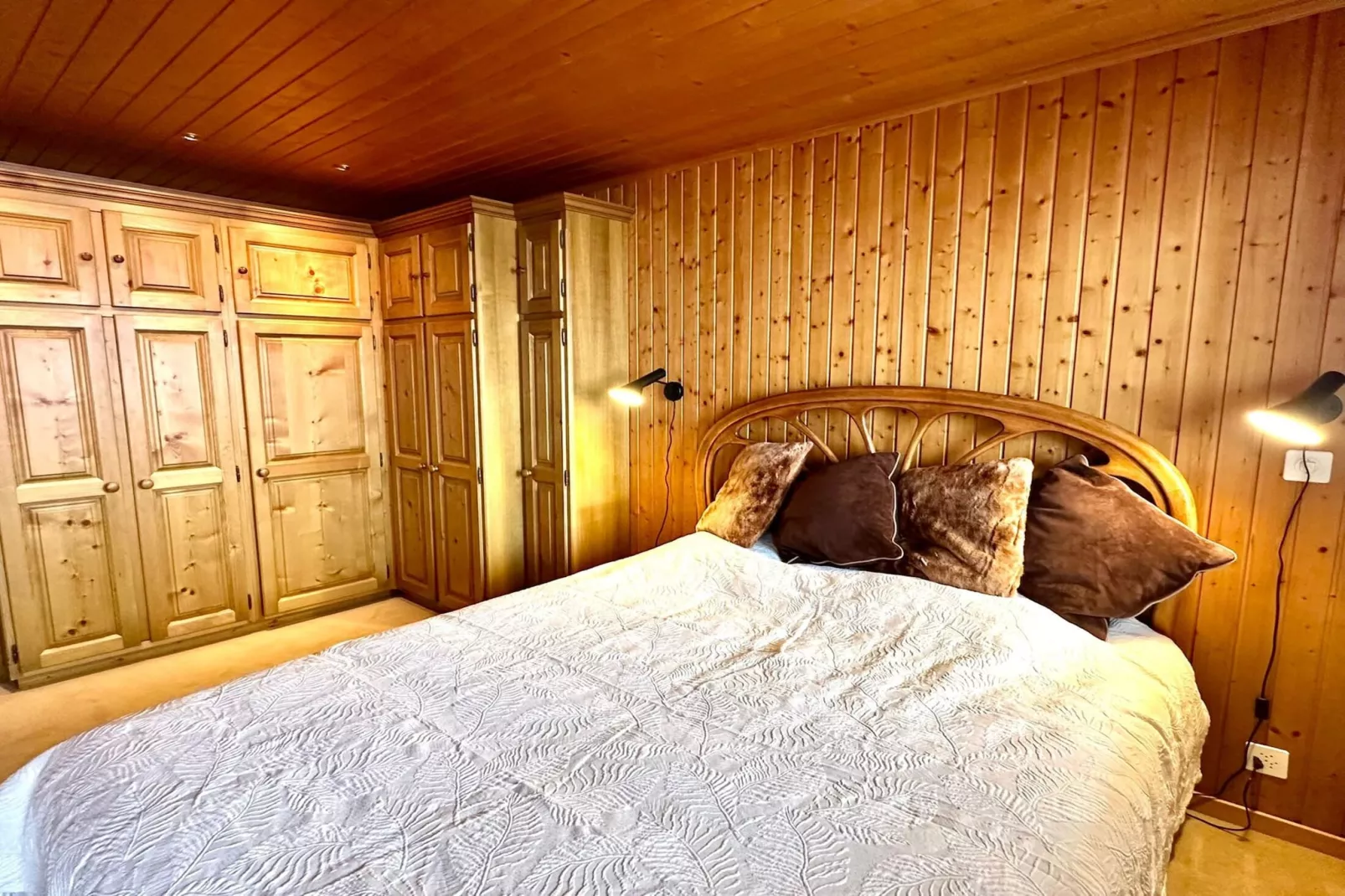 Chalet Bliss Spacious Six Bedrooms And Breathtaking Views-Bathroom
