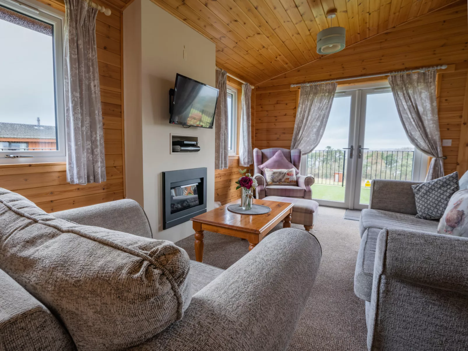 Loch Leven Lodge 21-Outside
