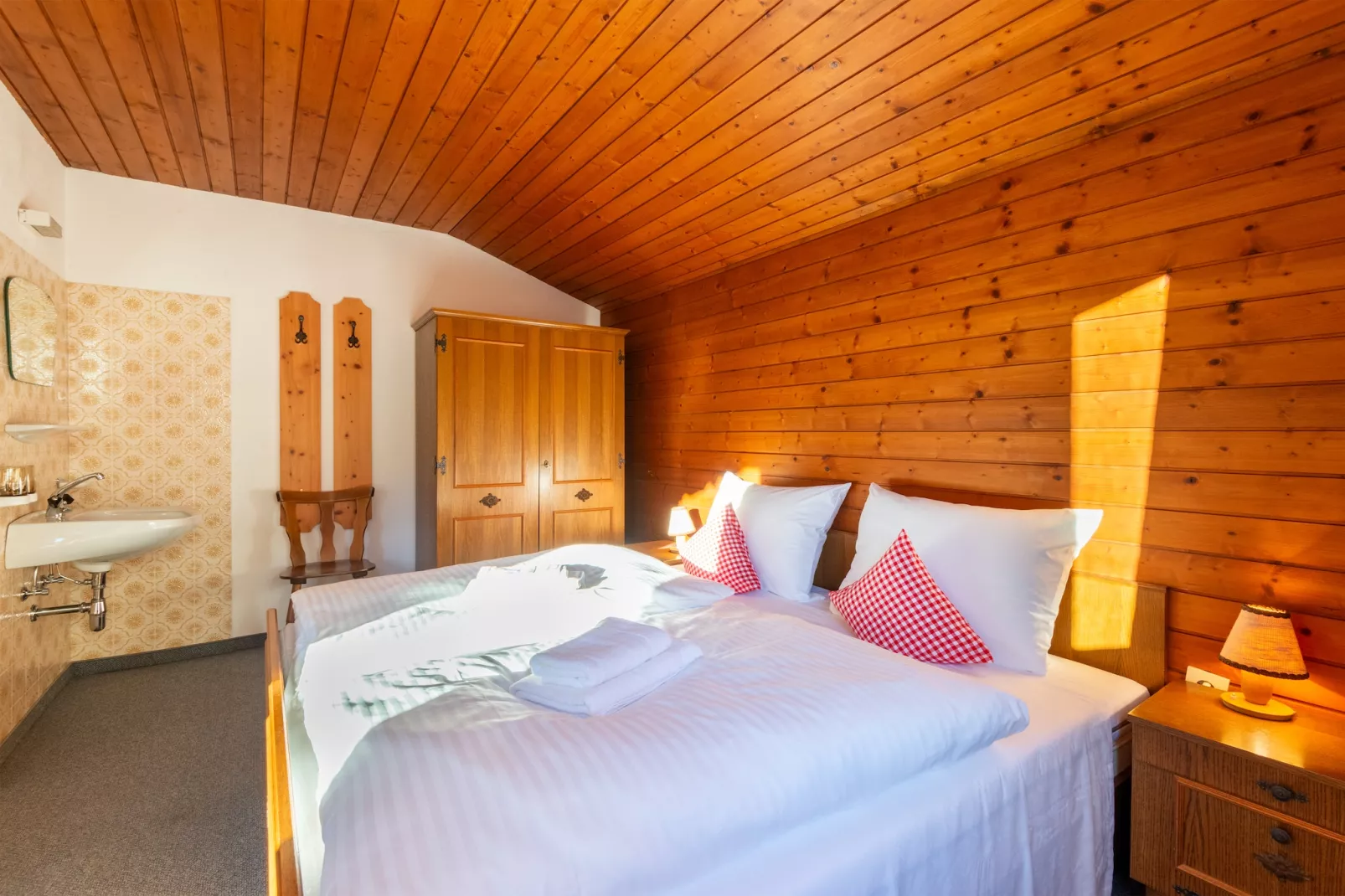 Ferienhaus Die Ginin-Außenbereich Sommer